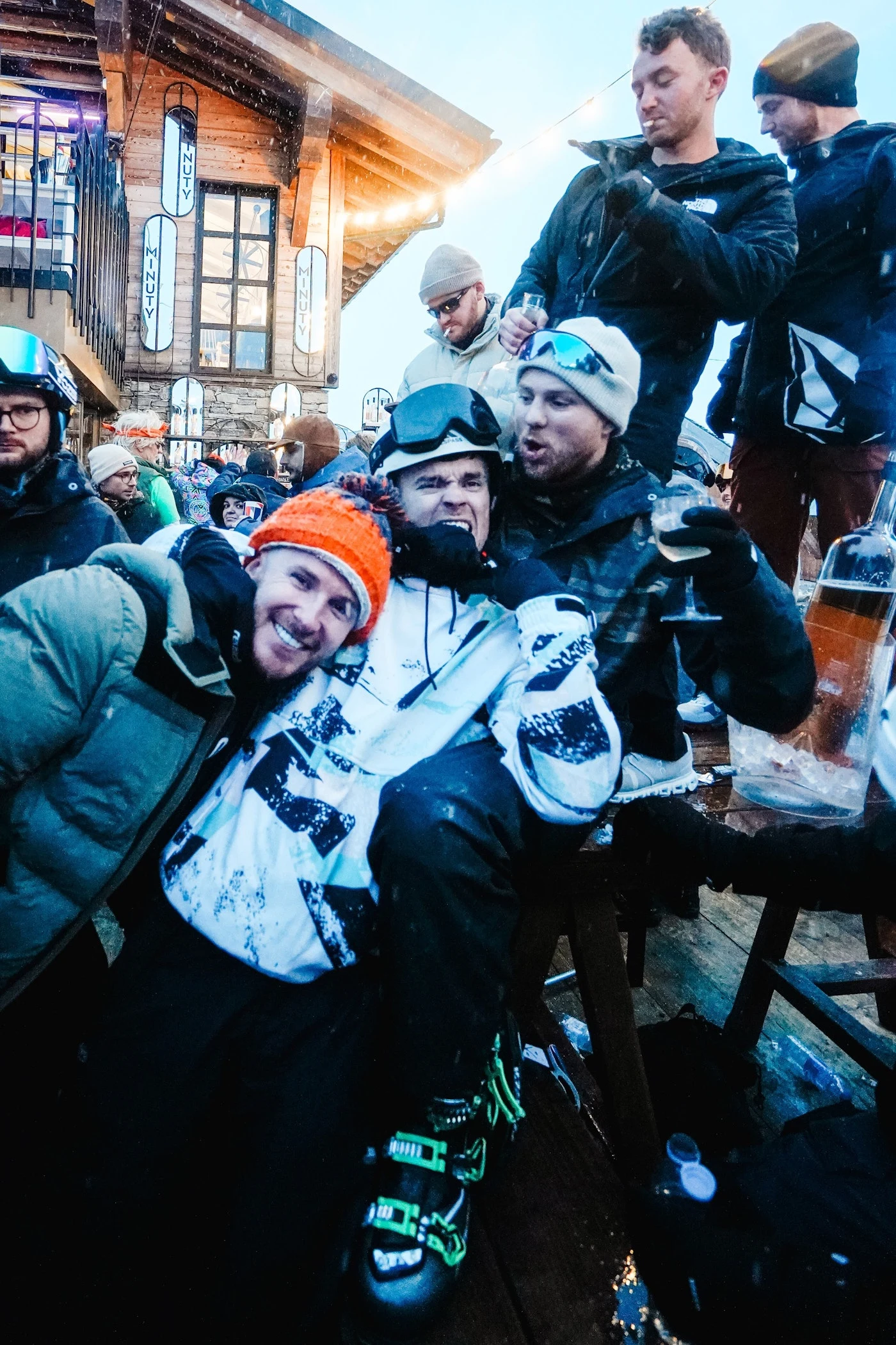 The 2026 group celebrating together at the après-ski party.